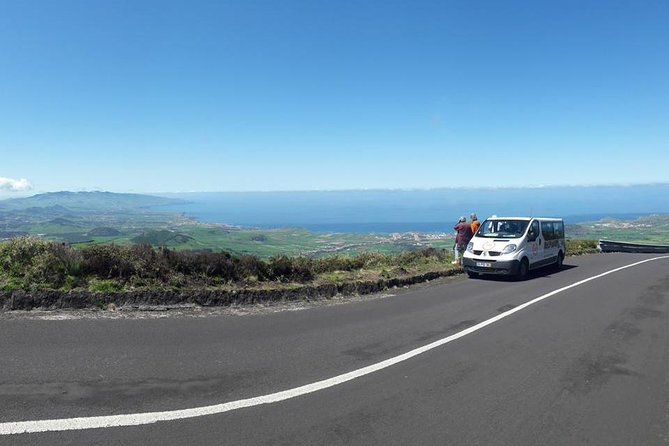 Van – Laketour – Sete Cidades / Lagoa do Fogo – Full Day w/lunch (Shared) - Quinta das Três Cruzes pineapple plantations: a real taste of the island