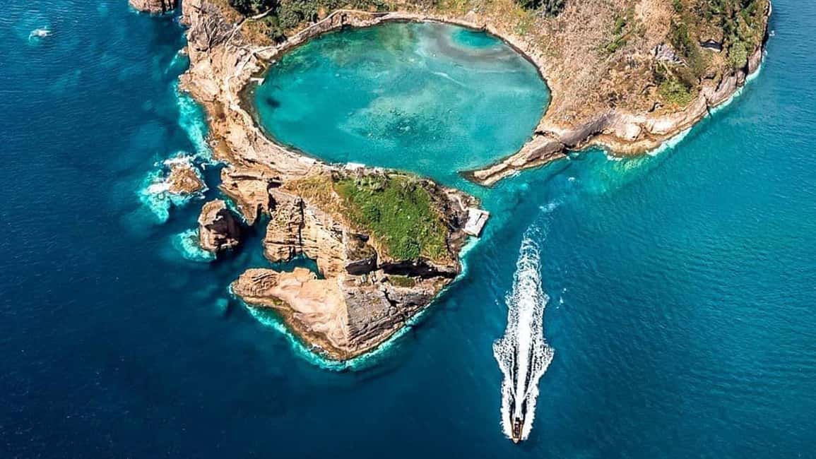 Vila Franca Islet: Bioligist Guided 0% Carbon e-Boat Tour - Where you start at TERRA AZUL and how the morning flows