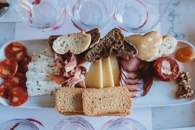 Wine and Cheese Tasting Lunch in Portuguese Wine Bar - The 6-Wine Flow: How the Tasting Builds Your Portuguese Wine Map
